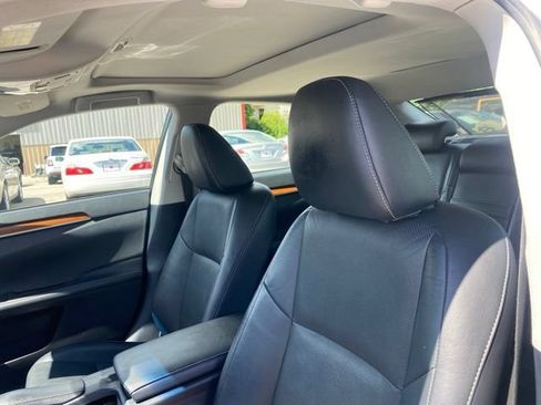 Used 2013 Lexus ES 300h w/ Luxury Pkg FWD image 11