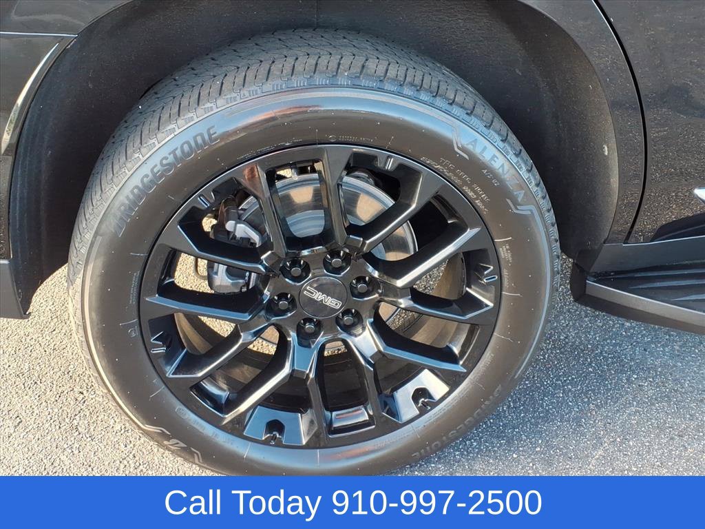 Used 2025 GMC Yukon Elevation w/ Elevation Premium Package AWD/4WD image 8