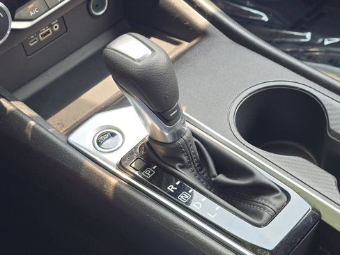 Used 2025 Nissan Altima 2.5 SV FWD image 19