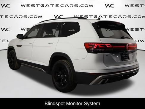 Used 2025 Volkswagen Atlas Peak Edition SE AWD/4WD image 11
