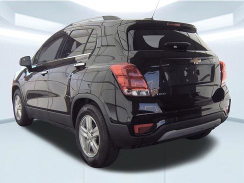 Used 2019 Chevrolet Trax LT w/ LT Convenience Package image 4