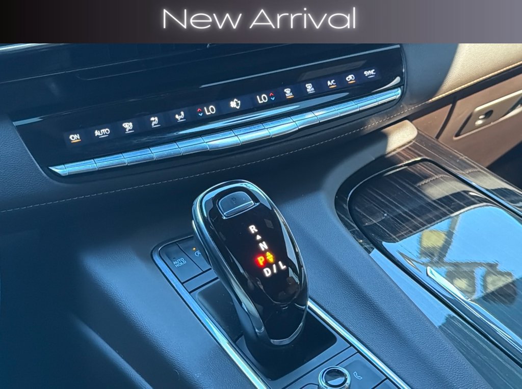 Used 2022 Cadillac Escalade Premium Luxury w/ Performance Package AWD/4WD image 7