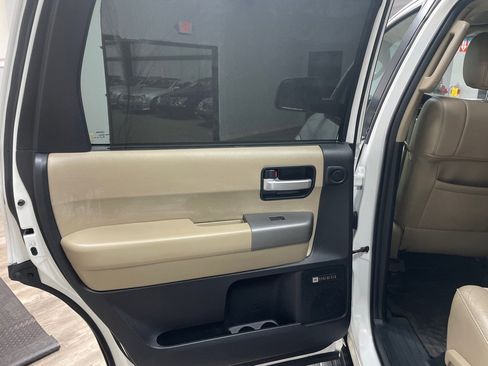 Used 2015 Toyota Sequoia Limited image 31