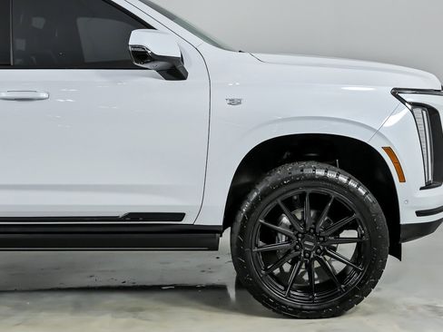 Used 2026 Cadillac Escalade Platinum Sport w/ LPO, ONYX Package AWD/4WD image 15