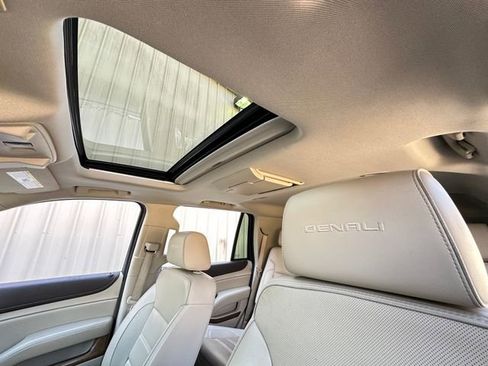 Used 2019 GMC Yukon Denali w/ Denali Ultimate Package image 37