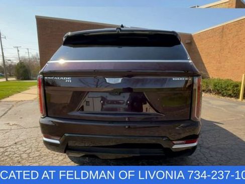 Used 2025 Cadillac Escalade IQ Luxury 2 w/ LPO, Premium Carpet Package AWD/4WD image 7