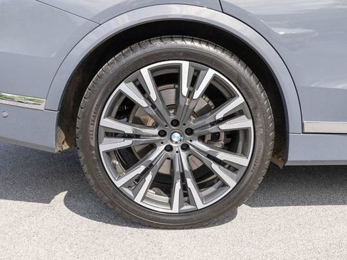 Used 2023 BMW X7 xDrive40i w/ Premium Package AWD/4WD image 10