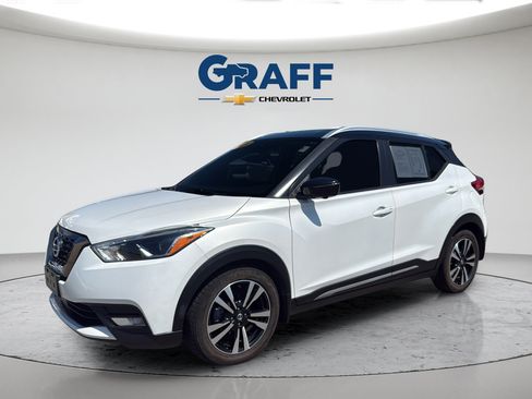 Used 2020 Nissan Kicks SR FWD image 13