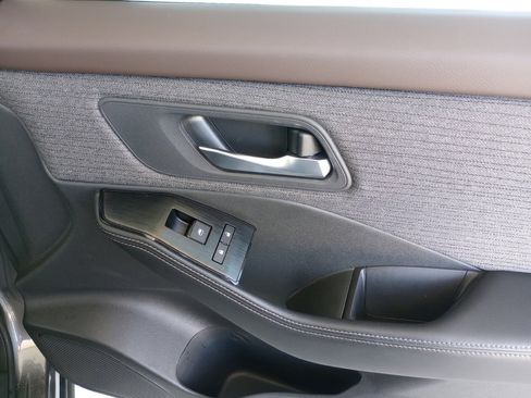 Used 2023 Nissan Rogue SV FWD image 35