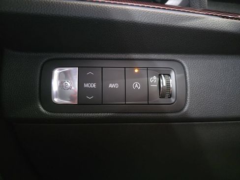 Used 2025 Chevrolet Traverse Z71 w/ Driver Confidence Package AWD/4WD image 30