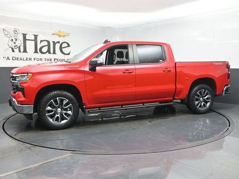 Used 2023 Chevrolet Silverado 1500 LT AWD/4WD image 32