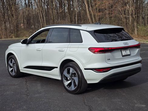 Used 2025 Audi Q6 e-tron Premium Plus image 4