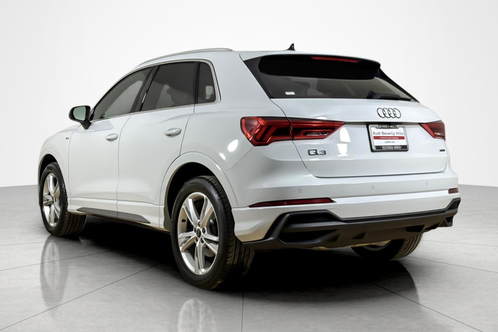 Used 2023 Audi Q3 2.0T Premium Plus w/ Premium Plus Package AWD/4WD image 3