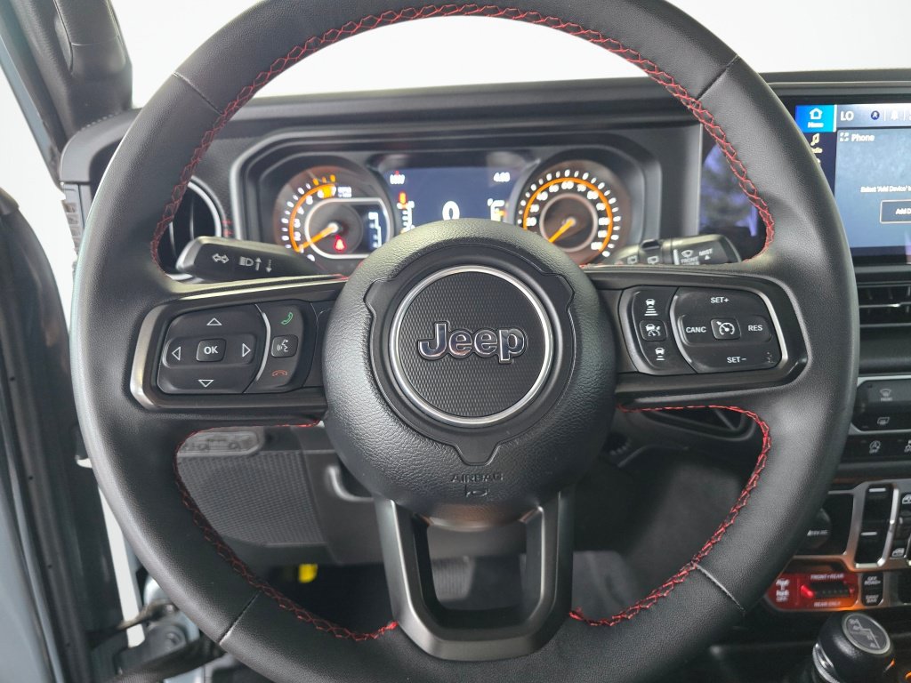 Used 2025 Jeep Wrangler Unlimited Rubicon AWD/4WD image 21