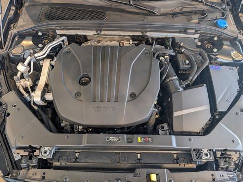 Used 2022 Volvo S60 B5 Inscription image 32