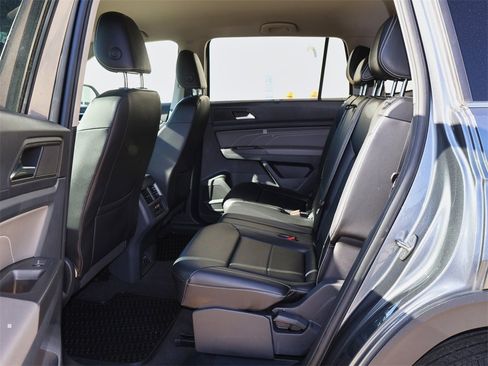Certified 2022 Volkswagen Atlas SE image 14