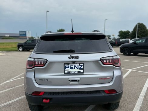 Used 2019 Jeep Compass Trailhawk w/ Cold Weather Group AWD/4WD image 6