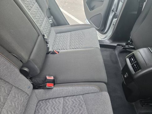 Used 2022 Chevrolet Equinox LT w/ Driver Convenience Package FWD image 28
