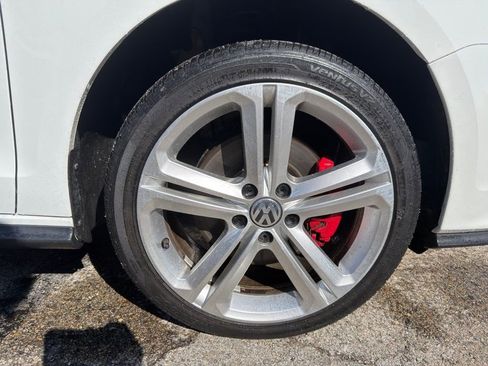 Used 2017 Volkswagen Jetta GLI image 9