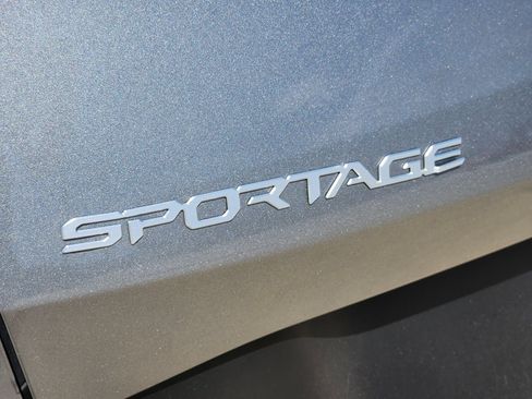Used 2024 Kia Sportage LX FWD image 13