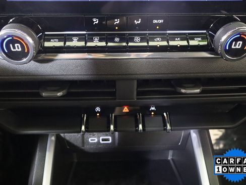 Used 2025 Chevrolet Colorado Trail Boss AWD/4WD image 24