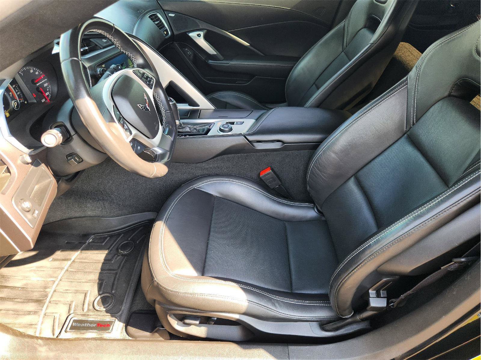 Used 2019 Chevrolet Corvette Stingray Coupe w/ 1LT RWD image 14