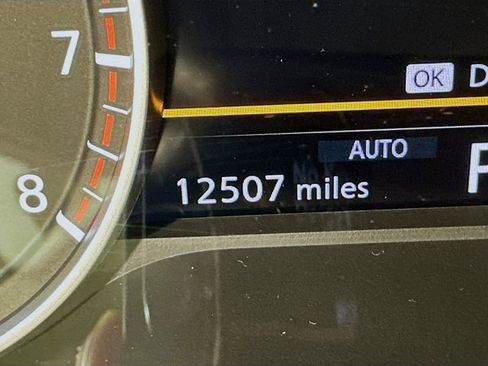 Used 2024 Nissan Pathfinder S image 19