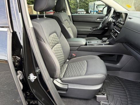 Used 2022 Nissan Pathfinder SV w/ SV Premium Package image 13