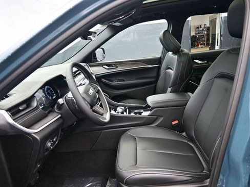 New 2026 Jeep Grand Cherokee L Limited AWD/4WD image 11
