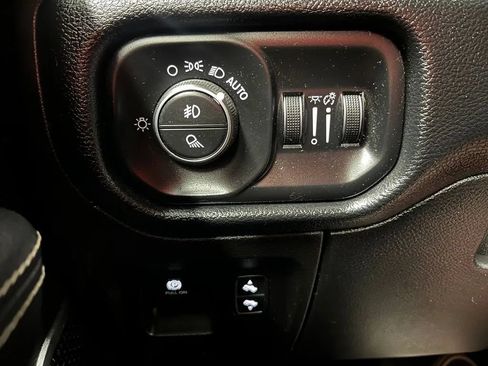 Used 2021 RAM 1500 Laramie AWD/4WD image 23
