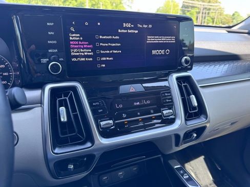 Used 2022 Kia Sorento S FWD image 32