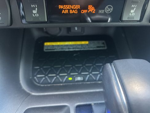 Used 2021 Toyota RAV4 XLE Premium FWD image 25