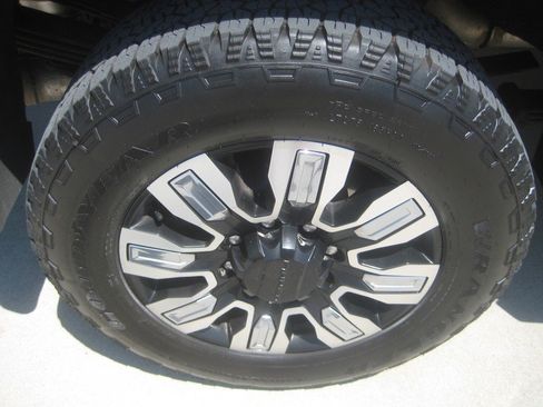 Used 2026 GMC Sierra 3500 Denali w/ Denali Reserve Package AWD/4WD image 8