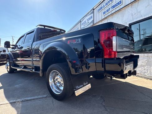 Used 2018 Ford F450 Platinum w/ Platinum Ultimate Package image 2