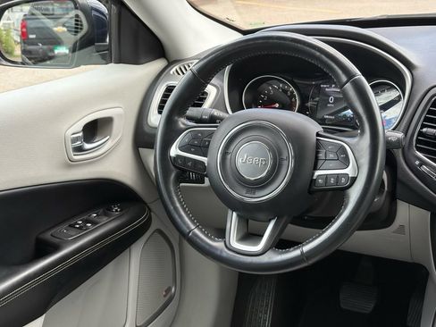 Used 2019 Jeep Compass Latitude w/ Safety & Security Group AWD/4WD image 12