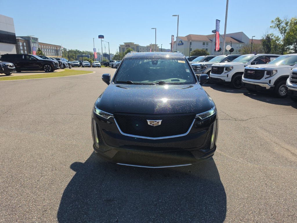 Used 2020 Cadillac XT6 Sport w/ Platinum Package AWD/4WD image 2