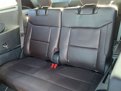 Used 2025 Ford Explorer Platinum image 17