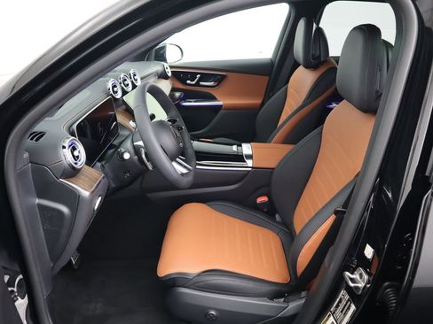 Certified 2025 Mercedes-Benz GLC 300 image 20