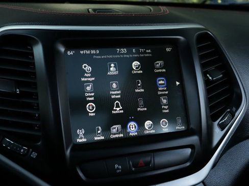 Used 2018 Jeep Cherokee Trailhawk w/ Comfort/Convenience Group image 15