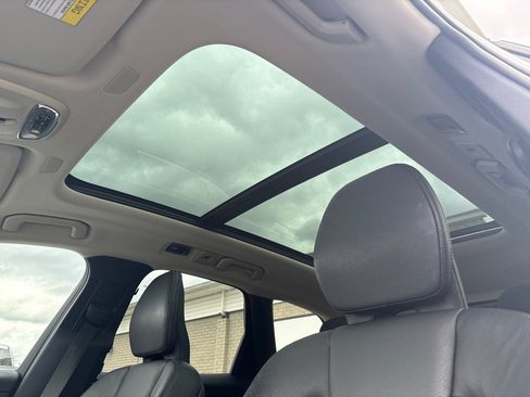 Used 2021 Volvo XC60 T6 Momentum image 14