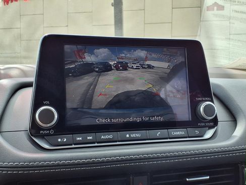 Used 2023 Nissan Rogue SV FWD image 17
