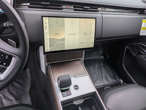 New 2025 Land Rover Range Rover SE AWD/4WD image 16
