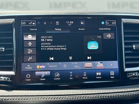 Used 2023 Chrysler Pacifica Limited FWD image 10