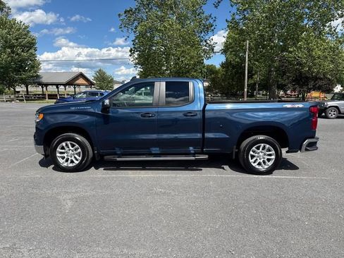 Used 2023 Chevrolet Silverado 1500 LT AWD/4WD image 3