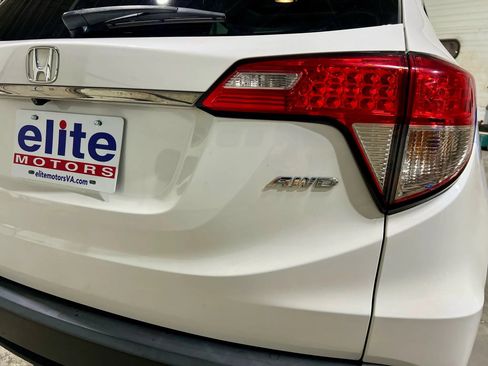 Used 2021 Honda HR-V EX image 12