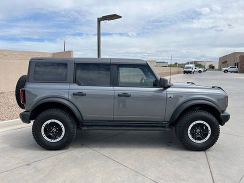 Used 2024 Ford Bronco Big Bend w/ Sasquatch Package image 3