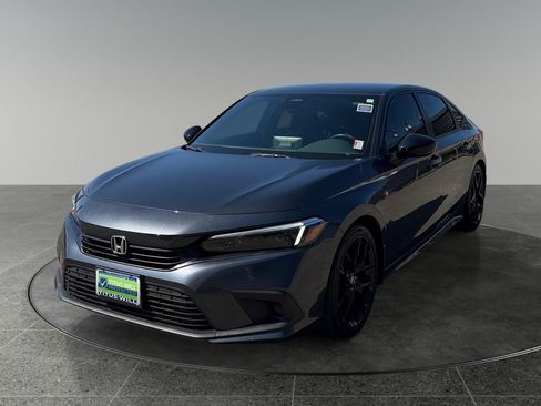 Used 2024 Honda Civic Sport image 3