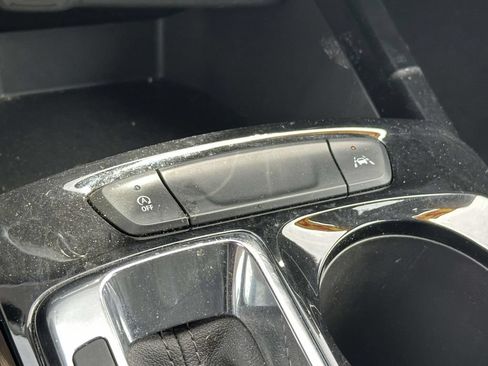 Used 2025 Chevrolet Trax LT w/ LT Convenience Package FWD image 27