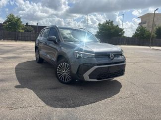 Certified 2025 Volkswagen Taos SE FWD video 1
