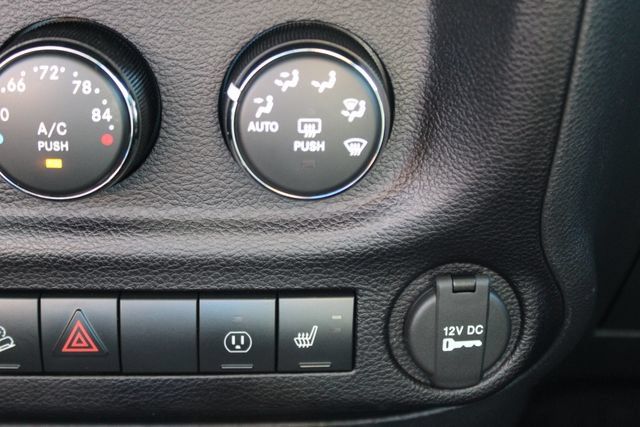 Used 2016 Jeep Wrangler Unlimited Sahara w/ Connectivity Group AWD/4WD image 19